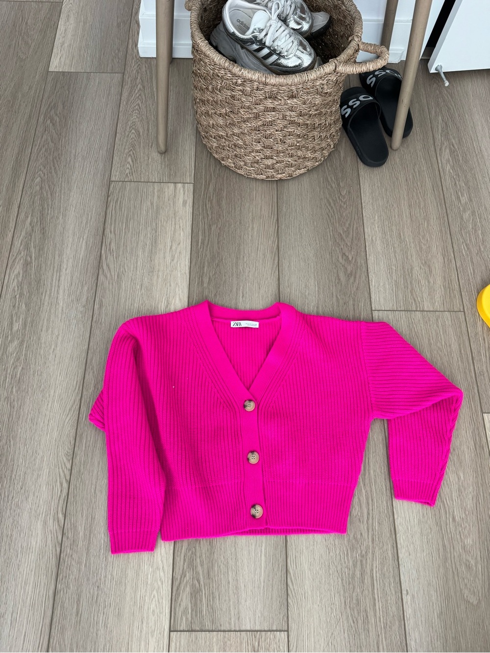 Zara Fuchsia V-Neck Button Ribbed Cardigan - Picture 2 of 2